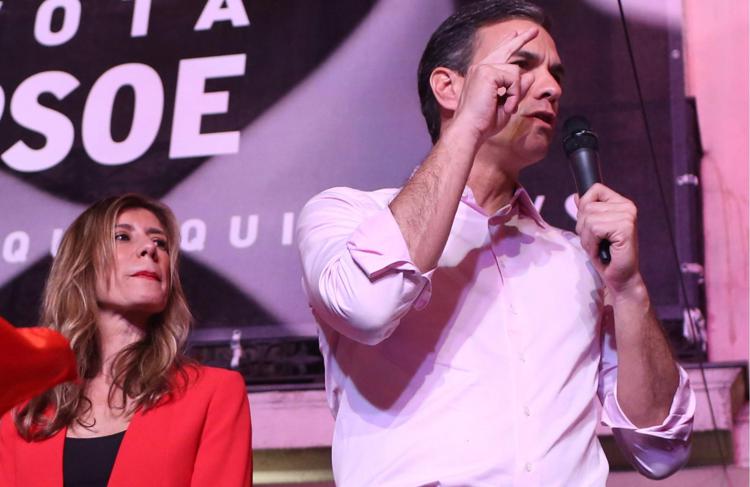 Pedro Sanchez con la moglie Begonia - Fotogramma